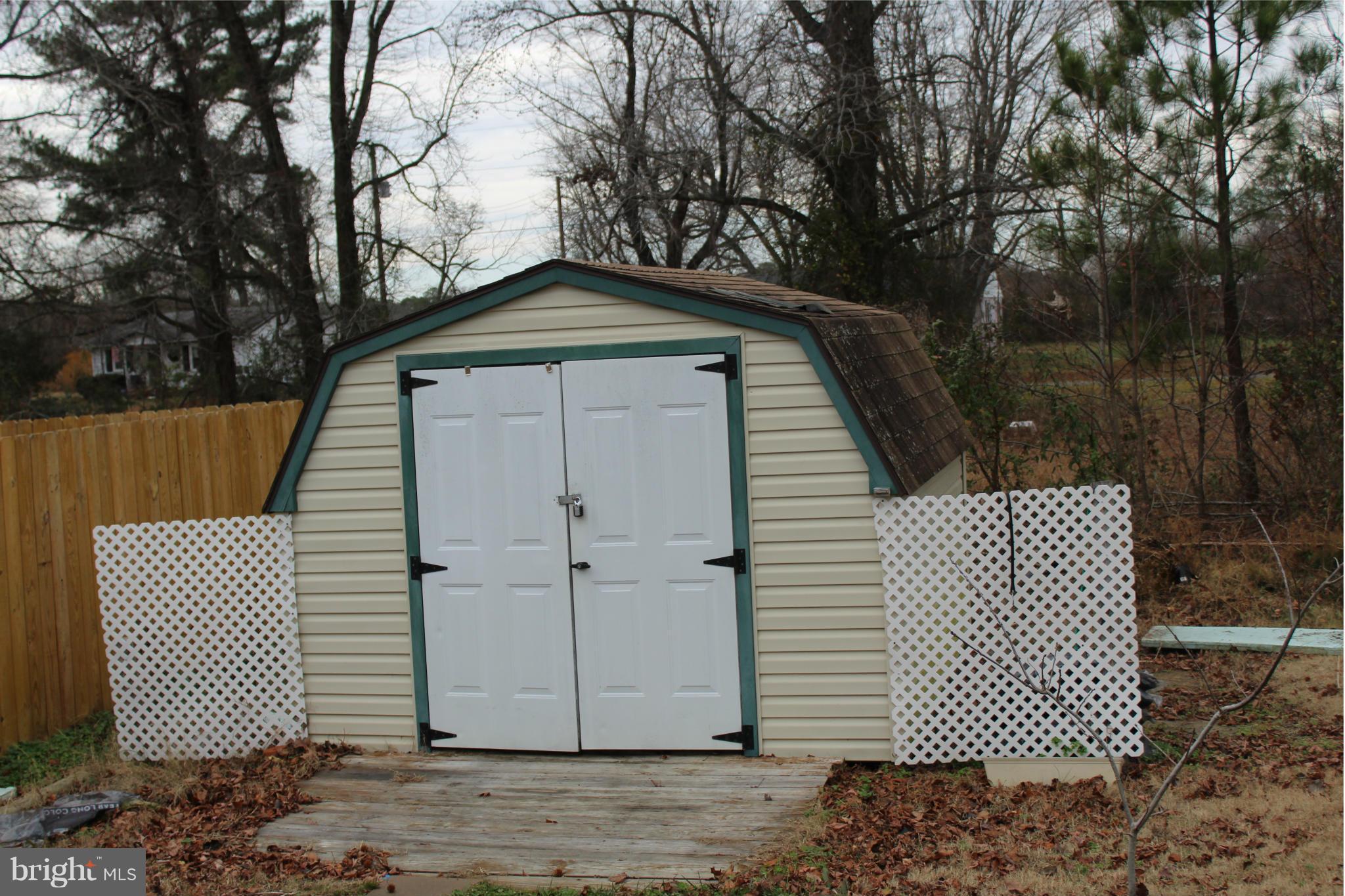 101 Randall Road Colonial Beach, VA 22443 - Photo 20 of 27 Exterior (Rear)