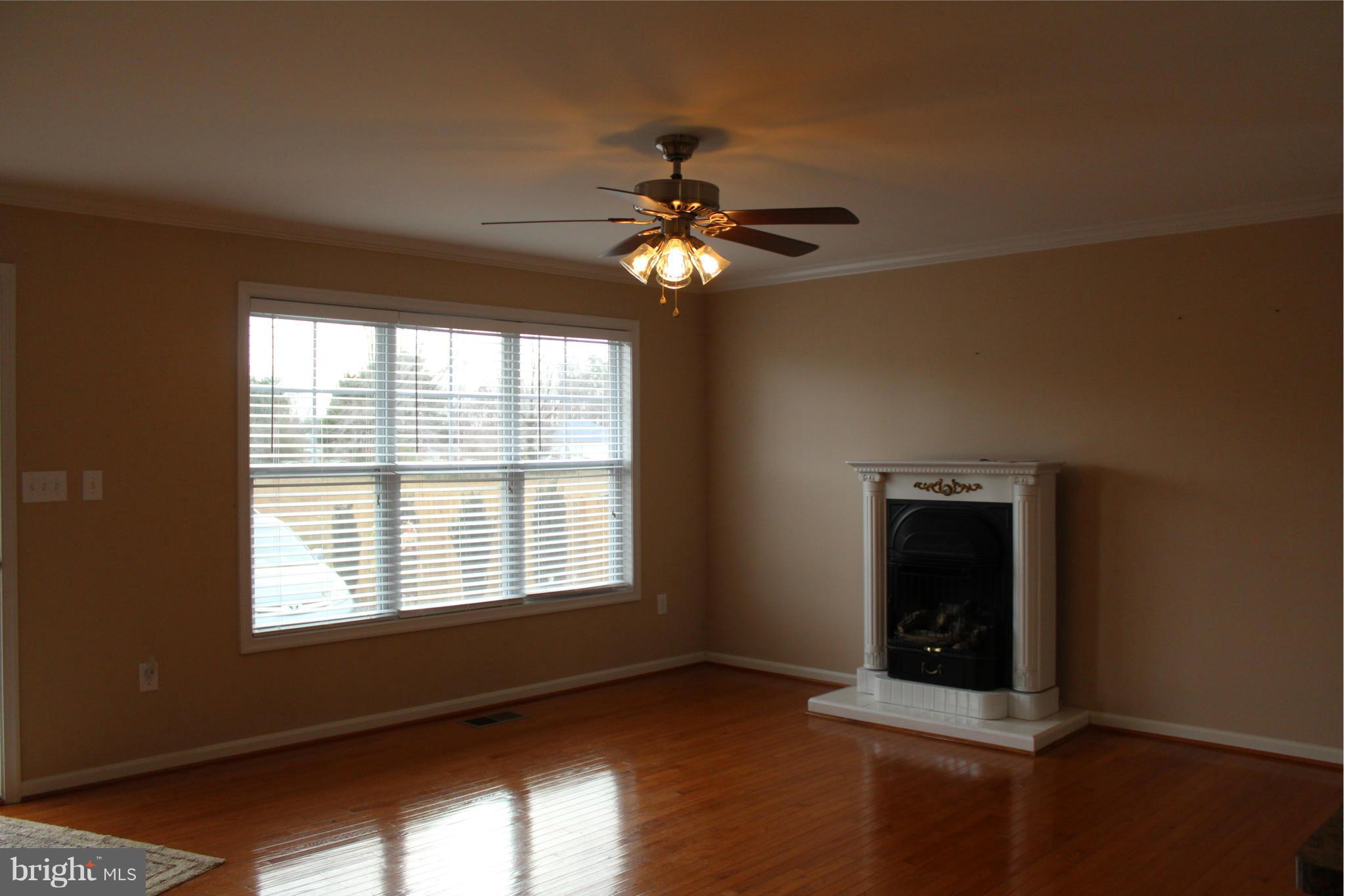 101 Randall Road Colonial Beach, VA 22443 - Photo 3 of 27 Living Room