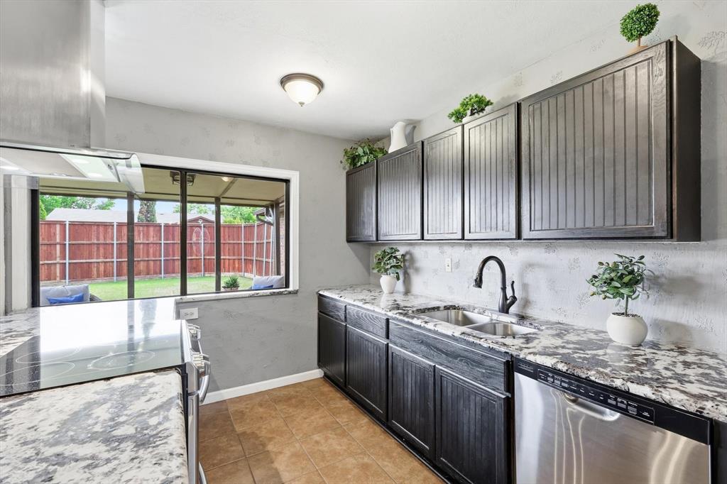 5313 Rice Drive The Colony, TX 75056 - Photo 12 of 40