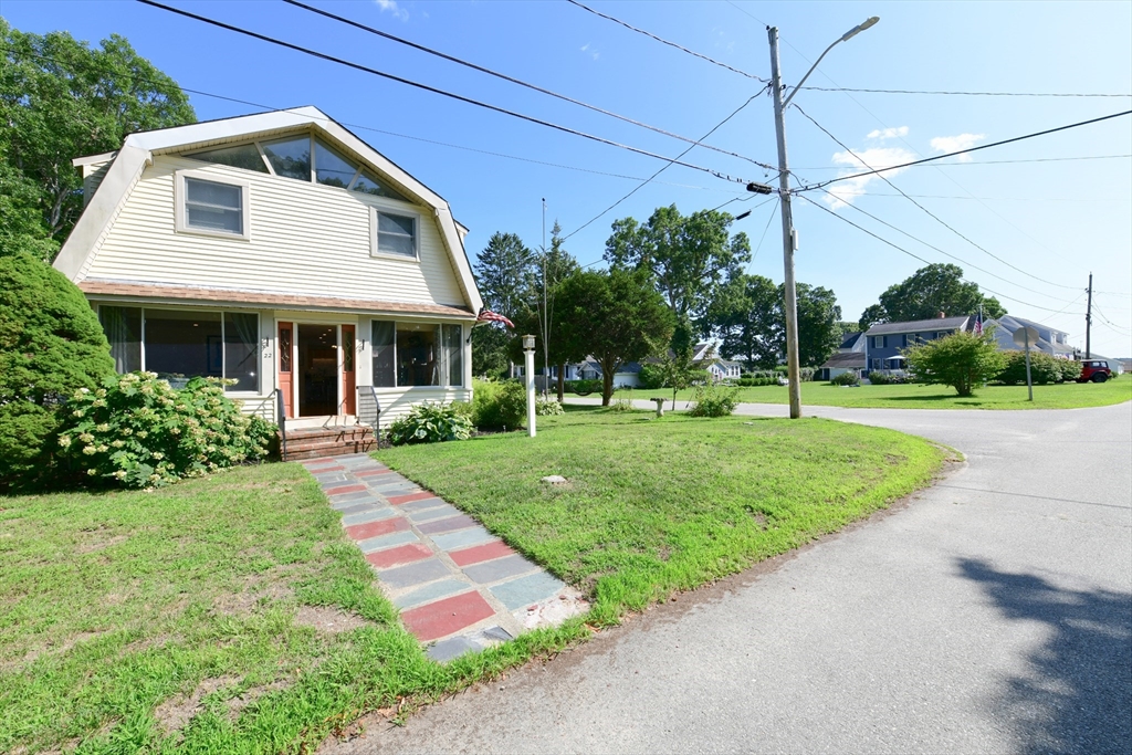22 Ash Street Wareham, MA 02571 - Photo 3 of 42 Gallery Image 3
