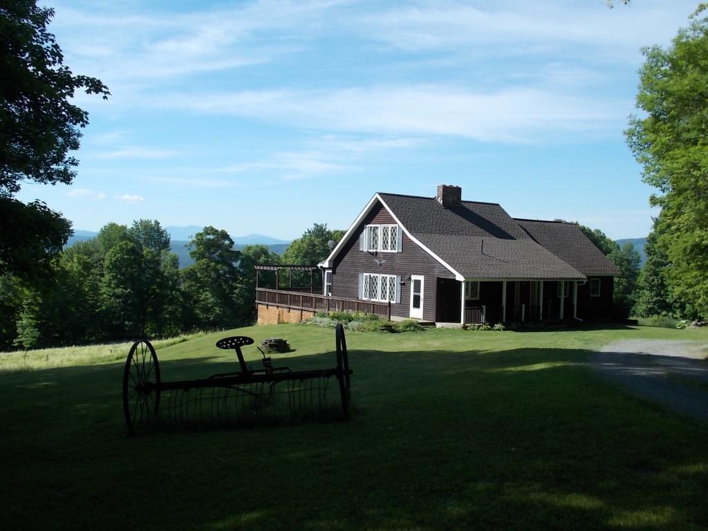 2736 Old County Road Waterford, VT 05819 - Photo 1 of 33