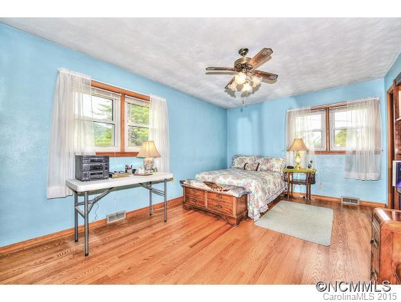 4363 Pigeon Road Waynesville, NC 28786 - Photo 16 of 23 Gallery Image 16