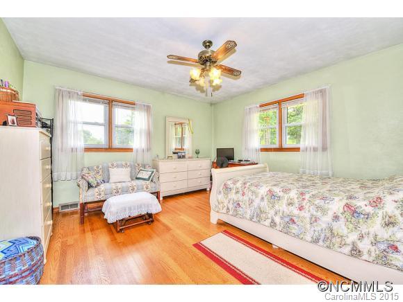 4363 Pigeon Road Waynesville, NC 28786 - Photo 17 of 23 Gallery Image 17