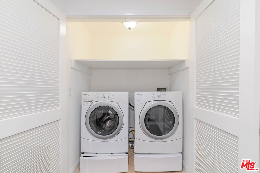 5521 Kester Avenue, Unit 7 Sherman Oaks, CA 91411 - Photo 17 of 45 a utility room with dryer and washer