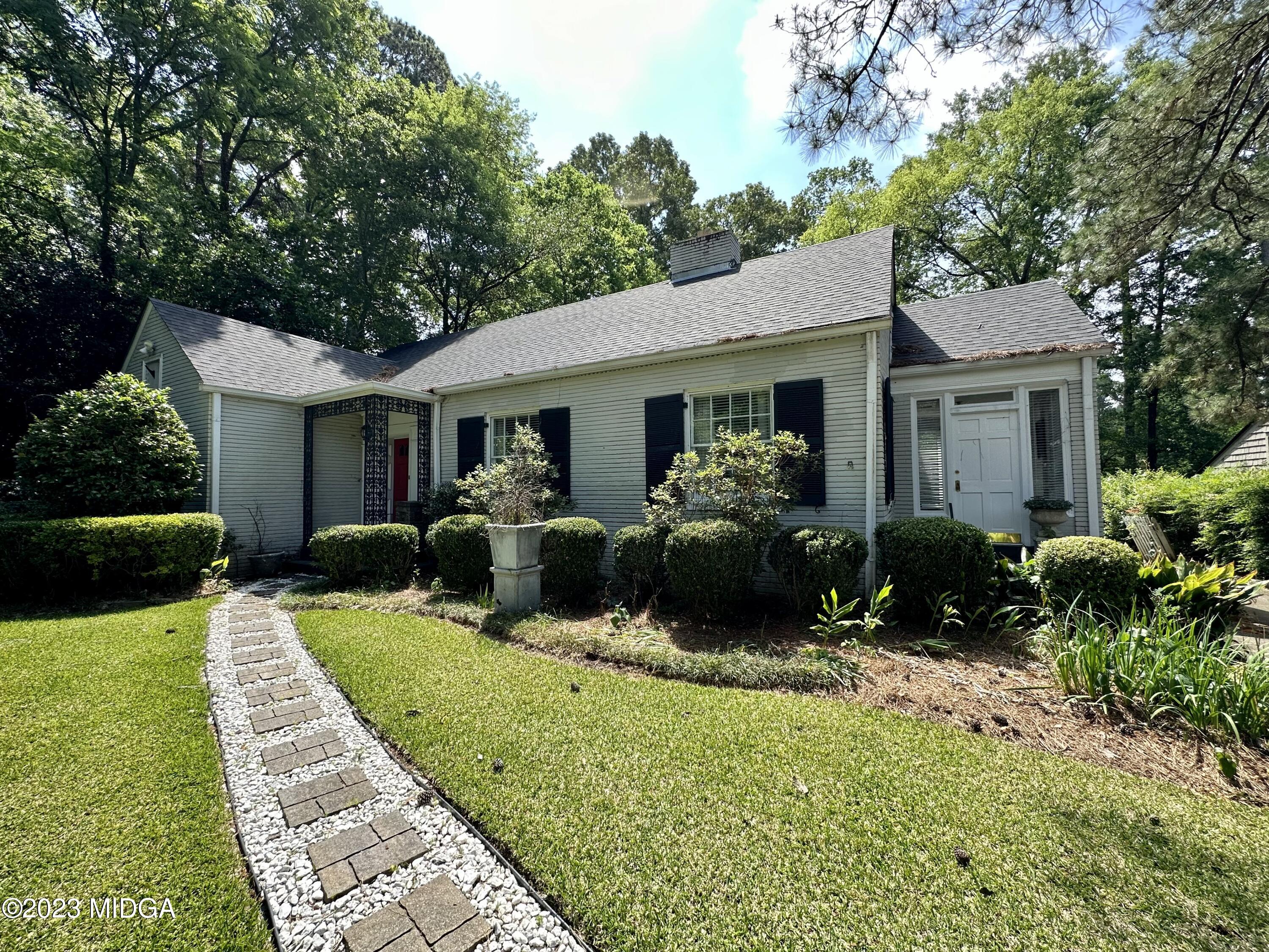 1197 Jackson Springs Road Macon, GA 31211 - Photo 2 of 34 IMG_9177