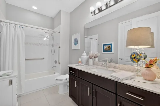 $525,000 | 8460 Bridgeport Bay Circle, Mount Dora, FL 32757