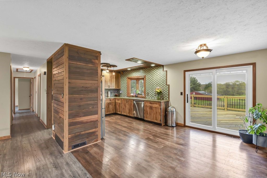 7545 Wadsworth Road Medina, OH 44256 - Photo 17 of 42 Gallery Image 17