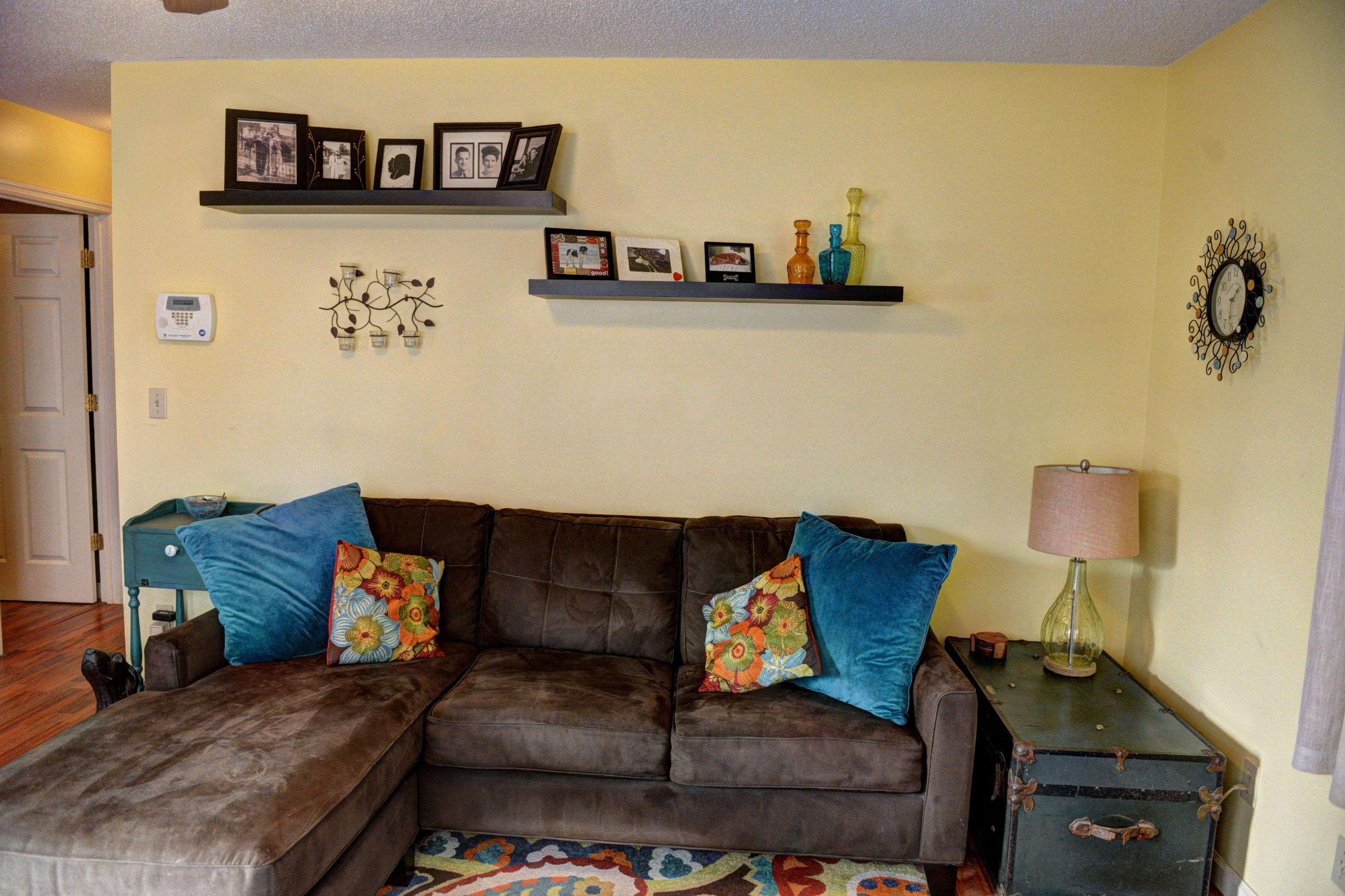 111 Williams Street Spring City, TN 37381 - Photo 5 of 17 5-111 Williams St Living 4