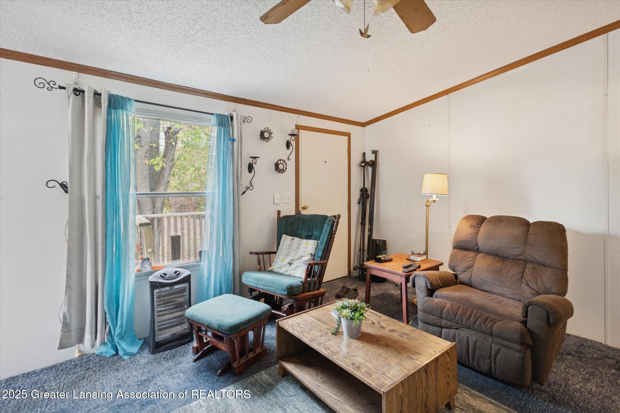 2555 Potter Road Leslie, MI 49251 - Photo 10 of 22 Living Room