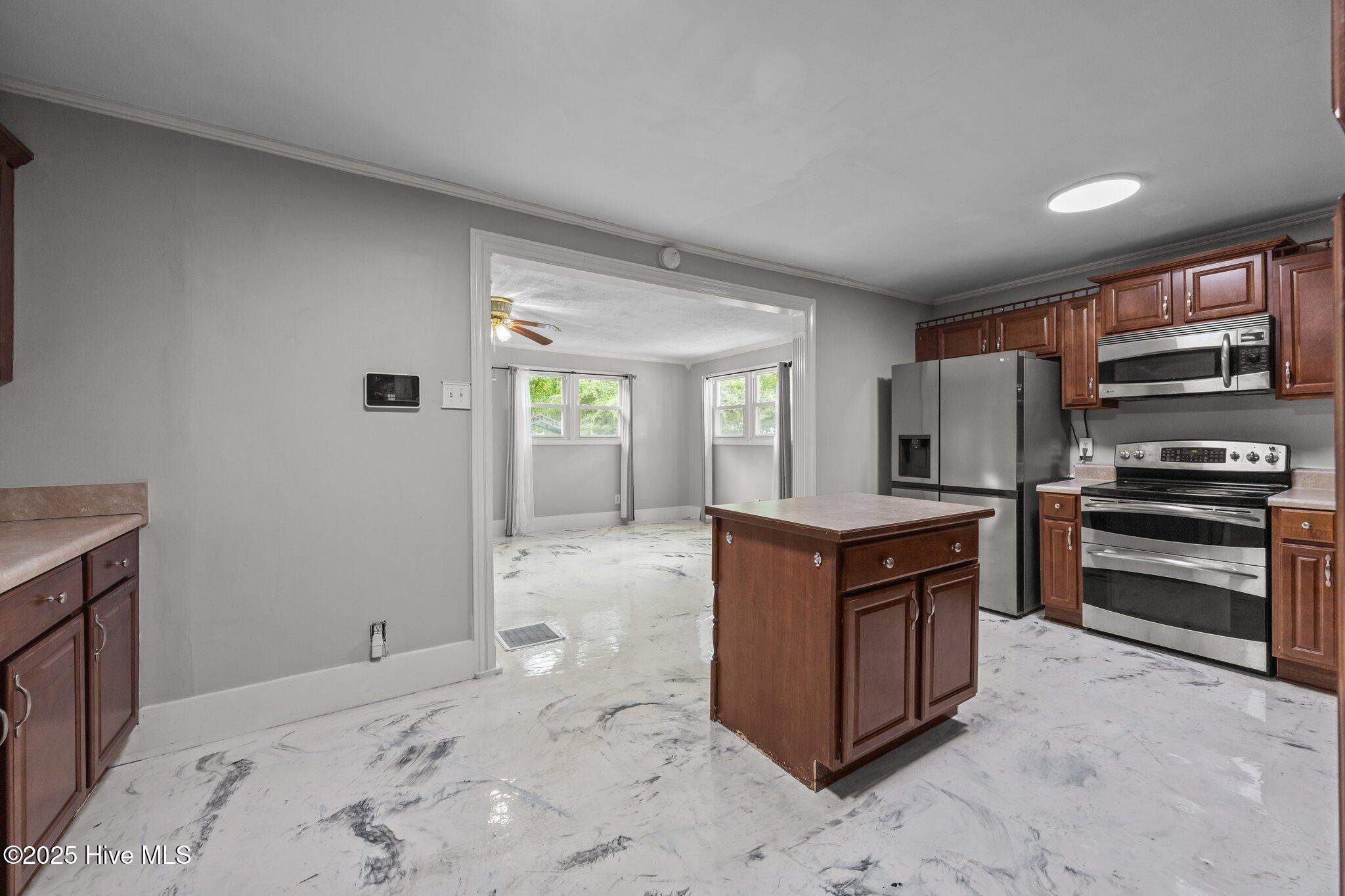 613 Maple Street Jacksonville, NC 28540 - Photo 17 of 52 42-web-or-mls-IMG_3309