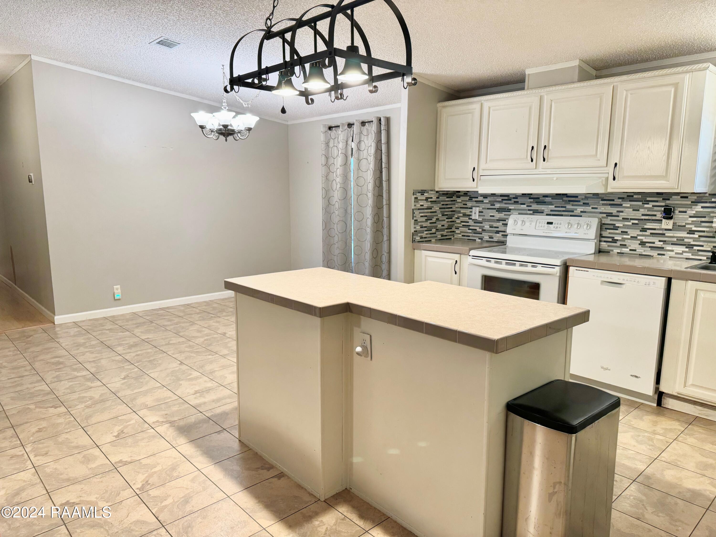 1214 Breaux Road Lafayette, LA 70506 - Photo 4 of 19 Kitchen