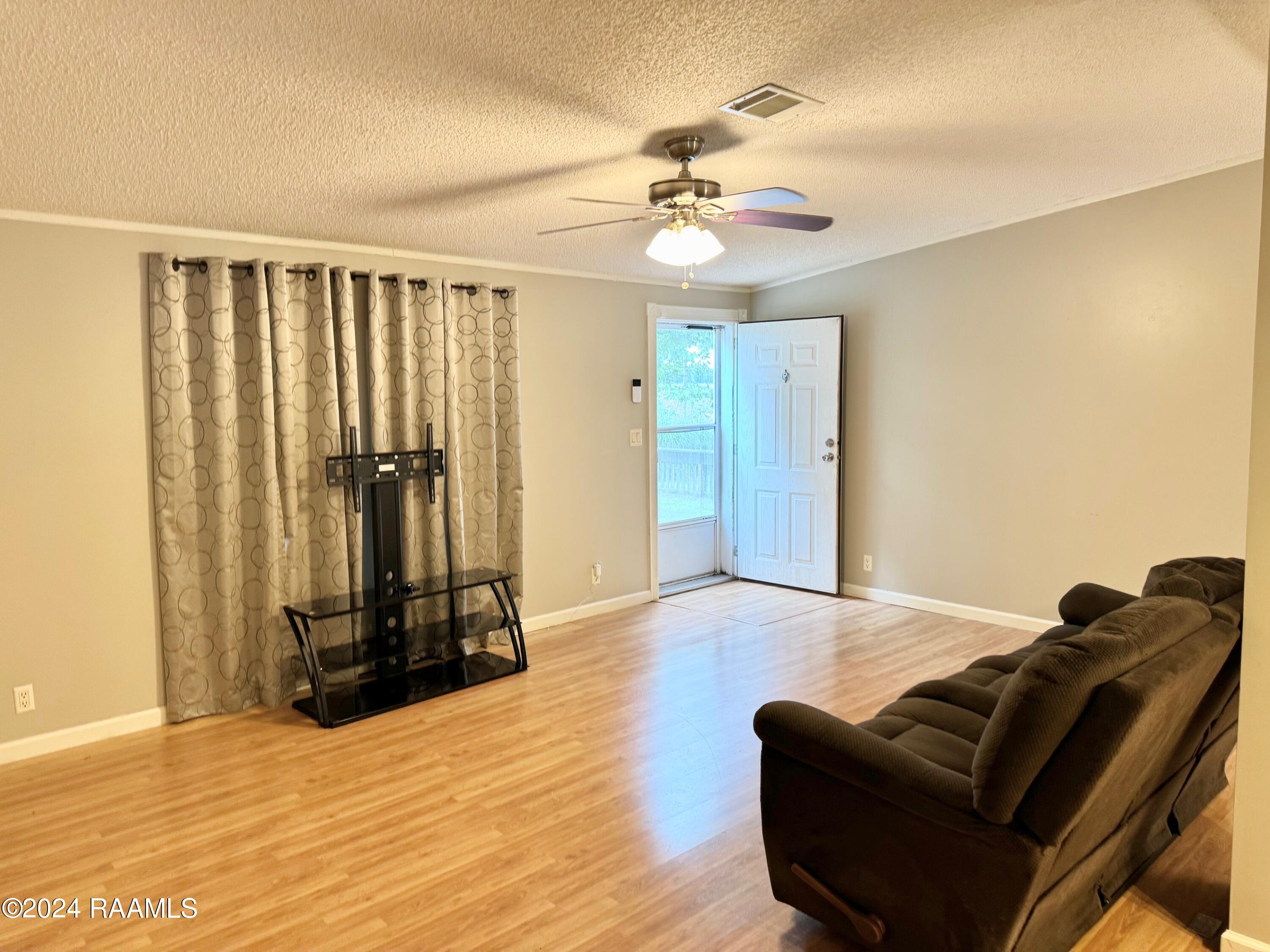 1214 Breaux Road Lafayette, LA 70506 - Photo 5 of 19 Living Room