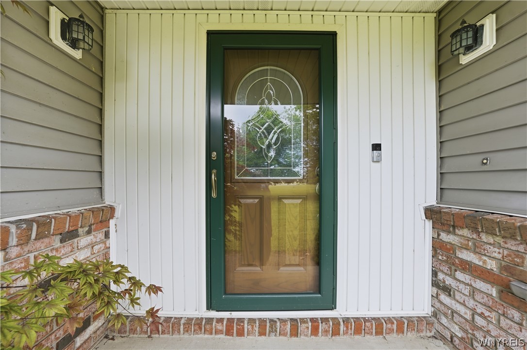 9950 Harper Road Darien, NY 14036 - Photo 6 of 50 Front door