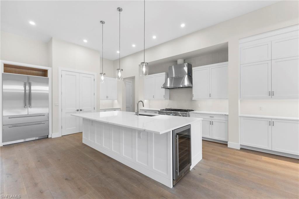 740 13th Street Northwest Naples, FL 34120 - Photo 15 of 46