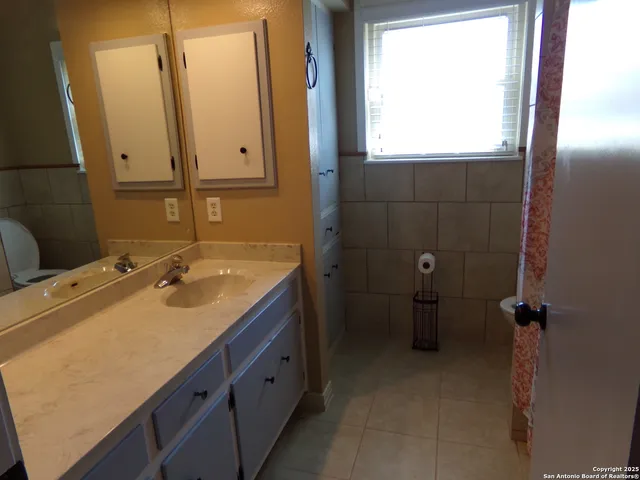 $265,000 | 615 Amistad Boulevard, Universal City, TX 78148