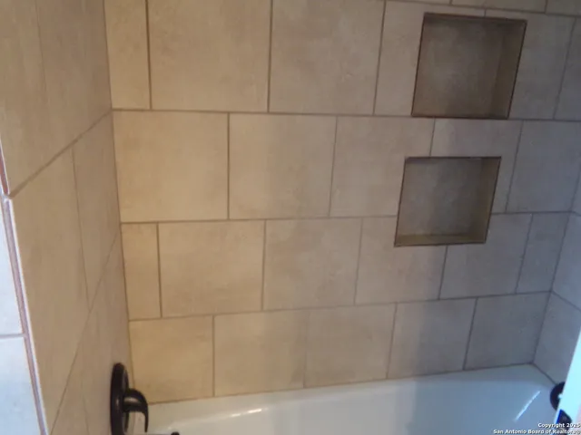 $265,000 | 615 Amistad Boulevard, Universal City, TX 78148