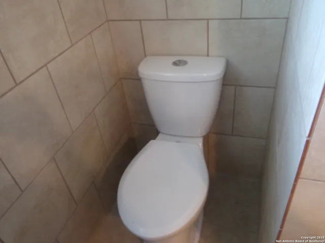 $265,000 | 615 Amistad Boulevard, Universal City, TX 78148