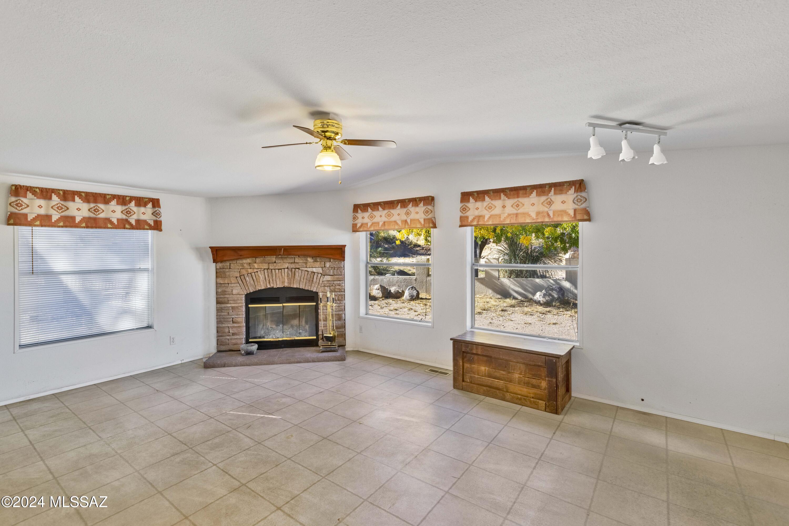 1915 South Cody Loop Road Oracle, AZ 85623 - Photo 10 of 51