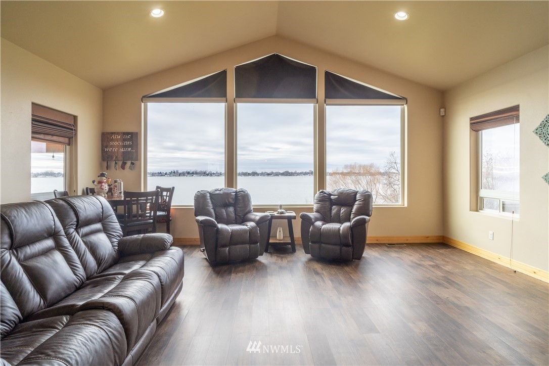 2416 Elgin Road Northeast Moses Lake, WA 98837 - Photo 11 of 40 Gallery Image 11