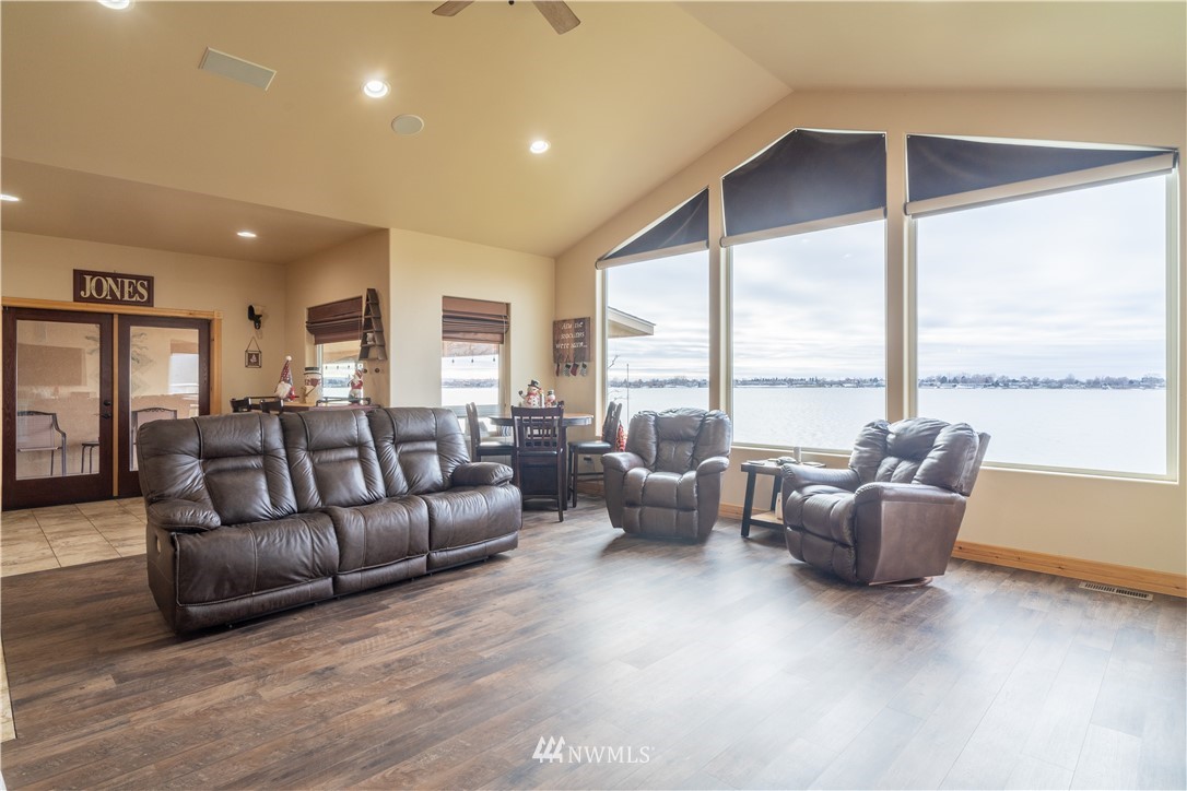 2416 Elgin Road Northeast Moses Lake, WA 98837 - Photo 12 of 40 Gallery Image 12