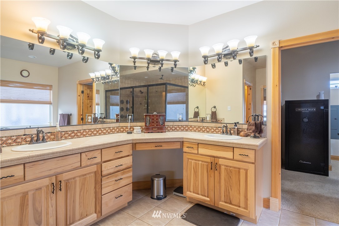 2416 Elgin Road Northeast Moses Lake, WA 98837 - Photo 23 of 40 Gallery Image 23