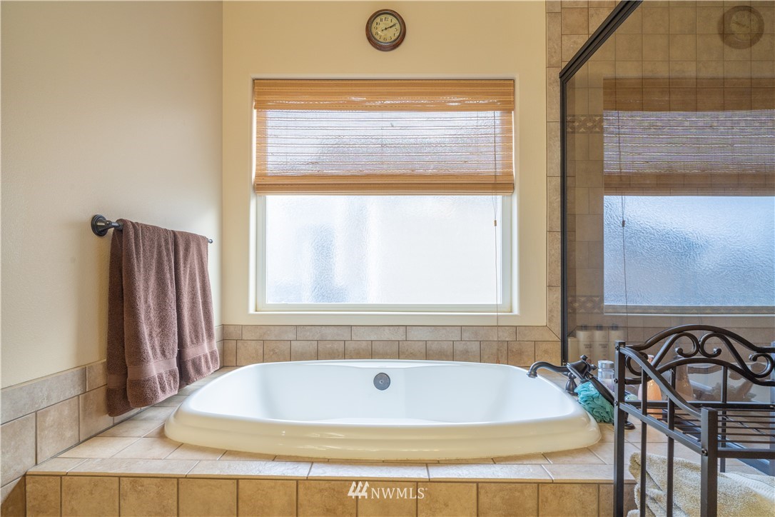 2416 Elgin Road Northeast Moses Lake, WA 98837 - Photo 24 of 40 Gallery Image 24
