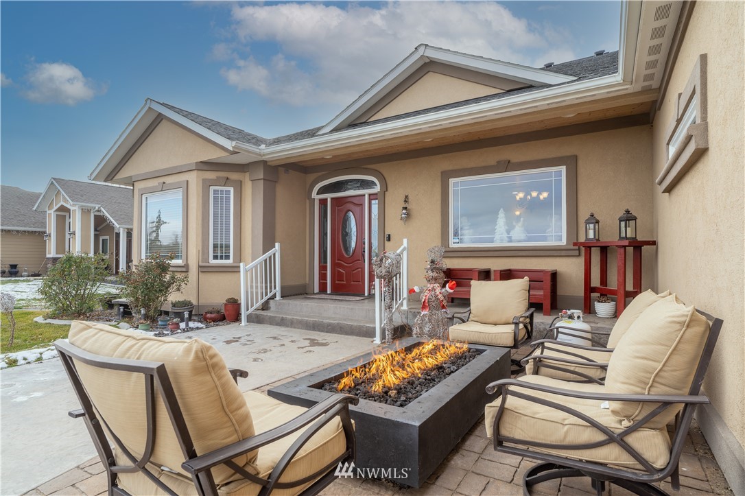 2416 Elgin Road Northeast Moses Lake, WA 98837 - Photo 3 of 40 Gallery Image 3