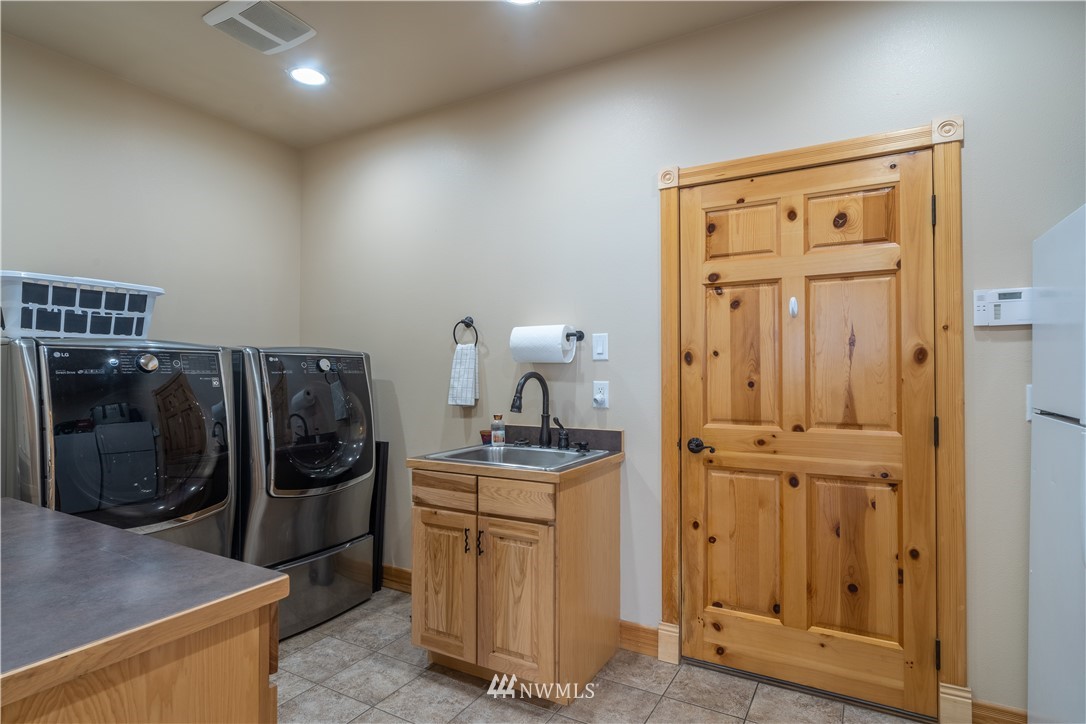 2416 Elgin Road Northeast Moses Lake, WA 98837 - Photo 34 of 40 Gallery Image 34
