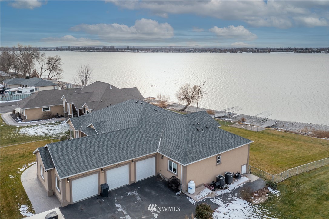 2416 Elgin Road Northeast Moses Lake, WA 98837 - Photo 4 of 40 Gallery Image 4