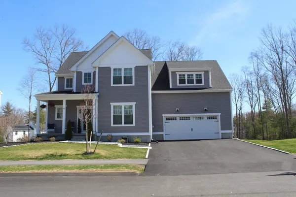$969,000 | 31 Lilac Avenue, Bellingham, MA 02019