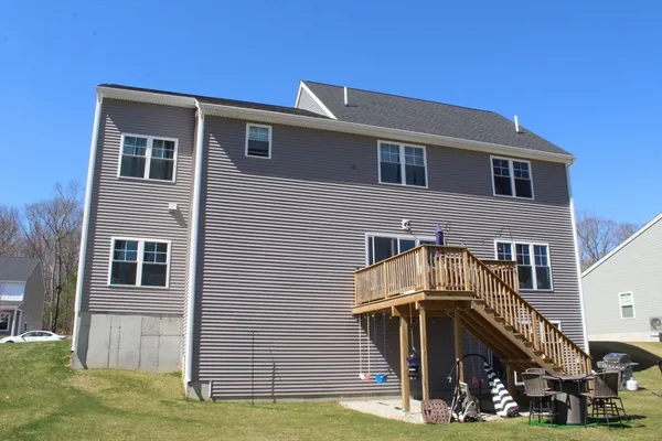 $969,000 | 31 Lilac Avenue, Bellingham, MA 02019
