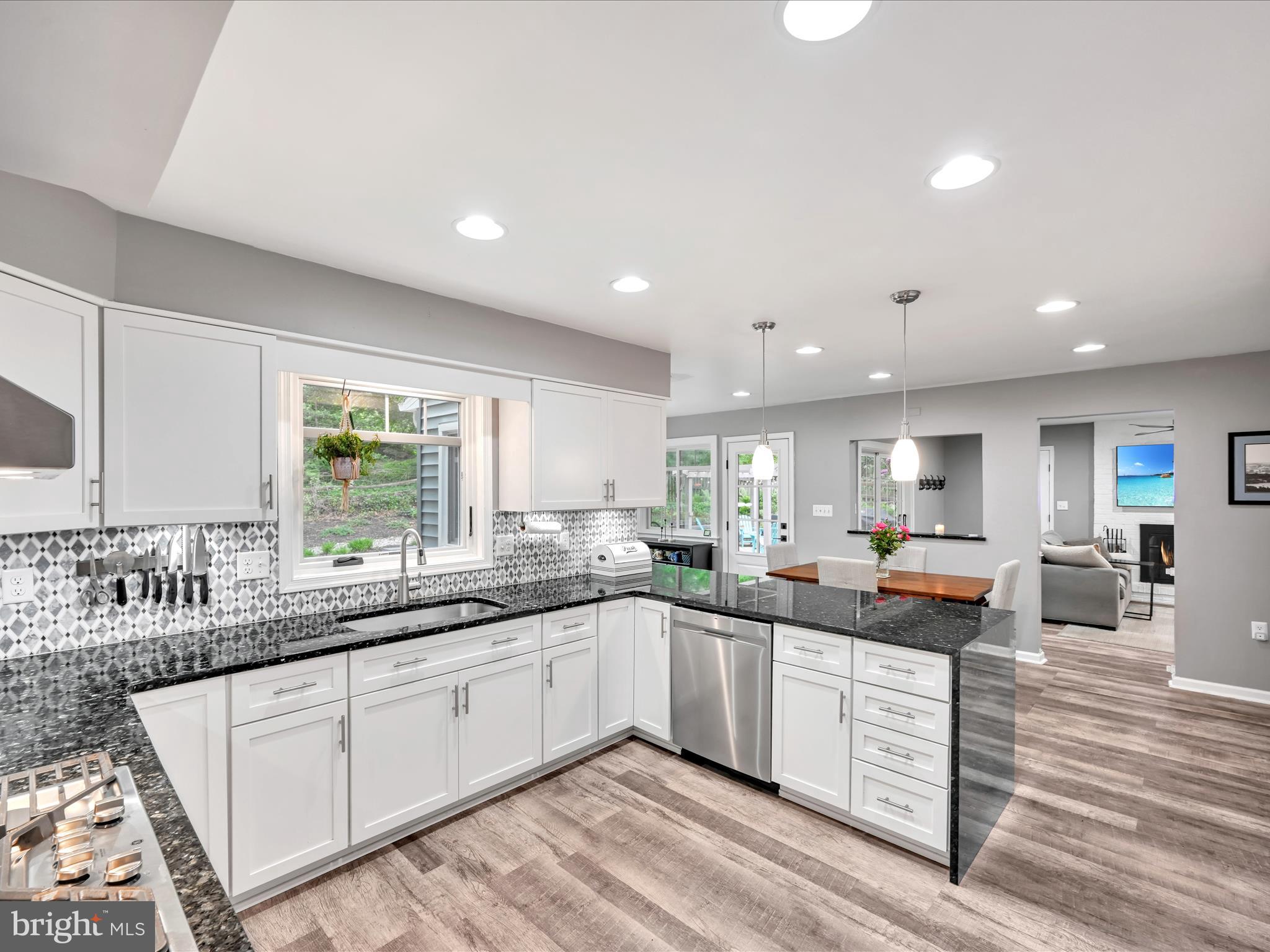 2 Garvin Road Denver, PA 17517 - Photo 12 of 40 Beautiful Backsplash and Efficient Work space!