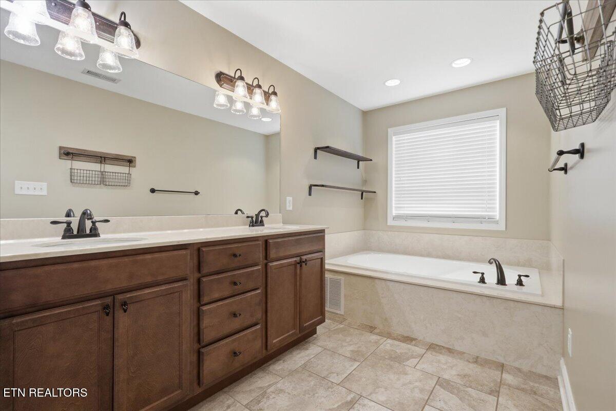 7025 Thomas Weaver Road Knoxville, TN 37938 - Photo 22 of 26 22-015_7K9A6656