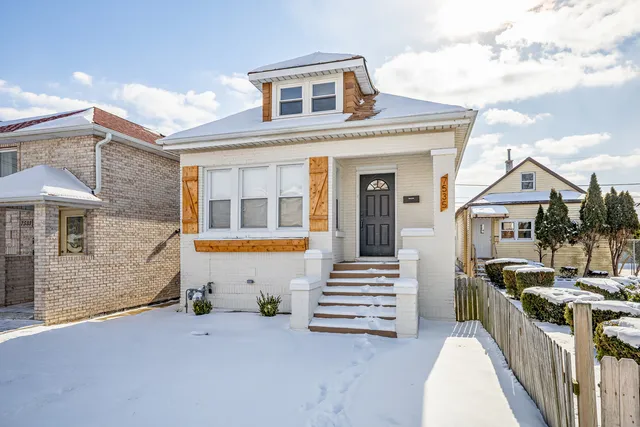 $325,000 | 7535 West 61st Street, Summit, IL 60501