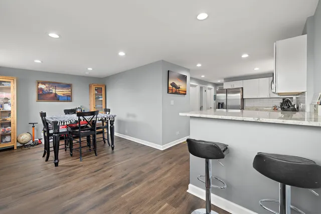 $325,000 | 7535 West 61st Street, Summit, IL 60501