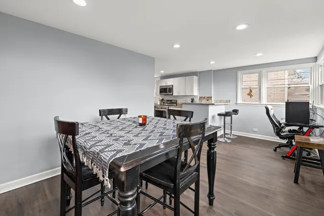 $325,000 | 7535 West 61st Street, Summit, IL 60501