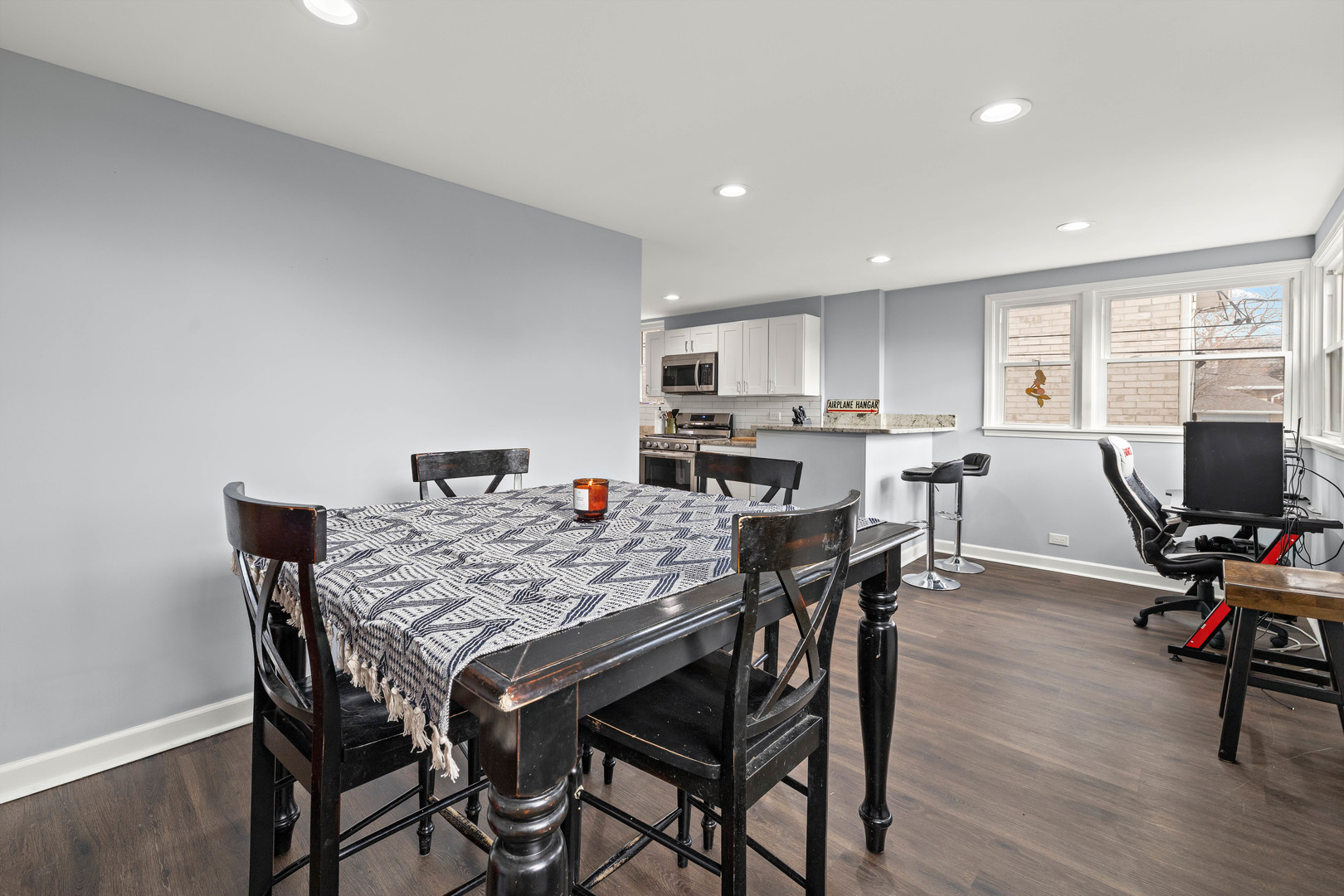 7535 West 61st Street Summit Argo, IL 60501 - Photo 12 of 28 a view of a dining room with furniture