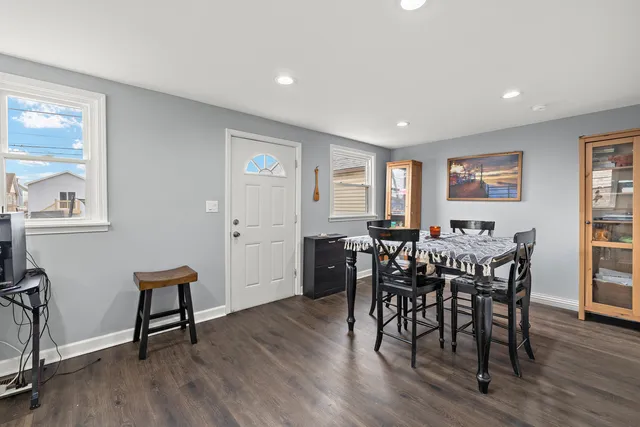 $325,000 | 7535 West 61st Street, Summit, IL 60501