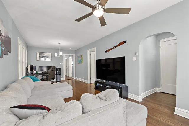 $325,000 | 7535 West 61st Street, Summit, IL 60501