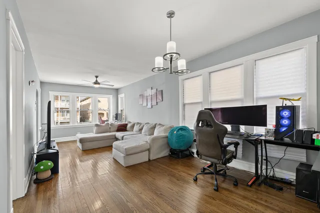 $325,000 | 7535 West 61st Street, Summit, IL 60501