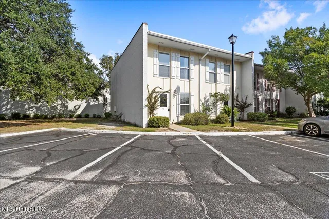 $128,300 | 3230 Cumberland Road, Unit 46, Ocean Springs, MS 39564