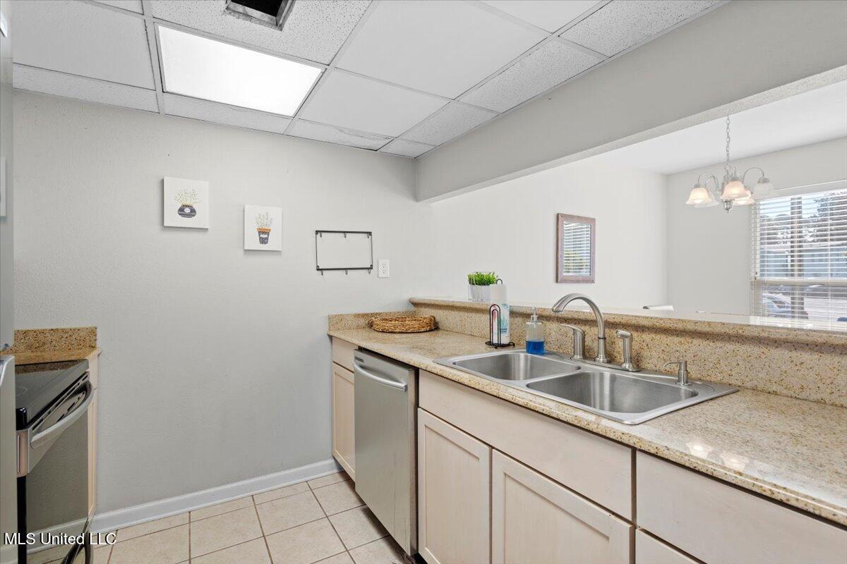 3230 Cumberland Road, Unit 46 Ocean Springs, MS 39564 - Photo 5 of 44 07-HJ0A9727