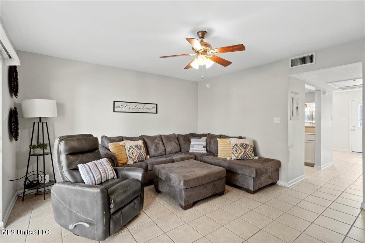 3230 Cumberland Road, Unit 46 Ocean Springs, MS 39564 - Photo 10 of 44 12-HJ0A9747