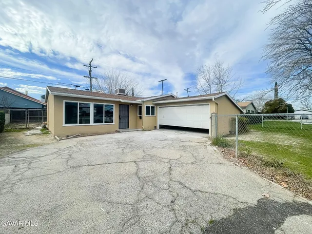 $429,900 | 1560 West Ave H-10, Lancaster, CA 93534