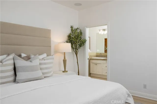 $2,495,000 | 2545 Bungalow Place, Unit 12, Corona del Mar, CA 92625