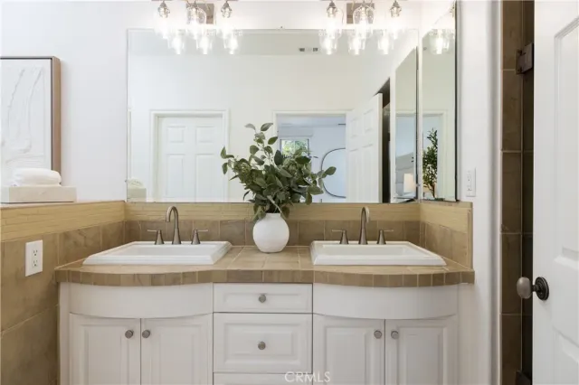 $2,495,000 | 2545 Bungalow Place, Unit 12, Corona del Mar, CA 92625