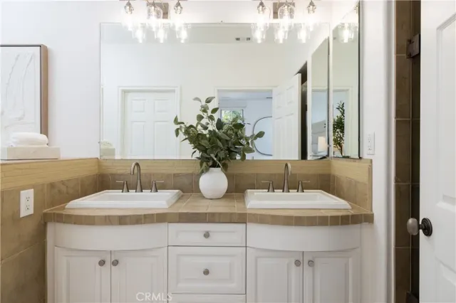 $2,495,000 | 2545 Bungalow Place, Unit 12, Corona del Mar, CA 92625