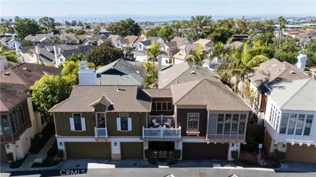 $2,495,000 | 2545 Bungalow Place, Unit 12, Corona del Mar, CA 92625