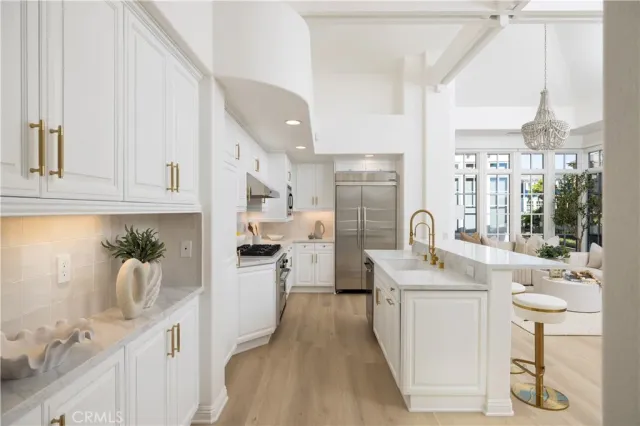 $2,495,000 | 2545 Bungalow Place, Unit 12, Corona del Mar, CA 92625