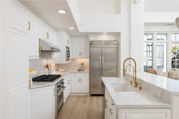 $2,375,000 | 2545 Bungalow Place, Unit 12, Corona del Mar, CA 92625